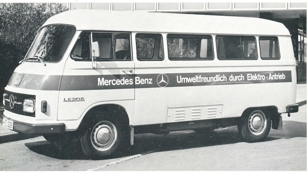 Първият електрически ван на Mercedes навърши 45 години
